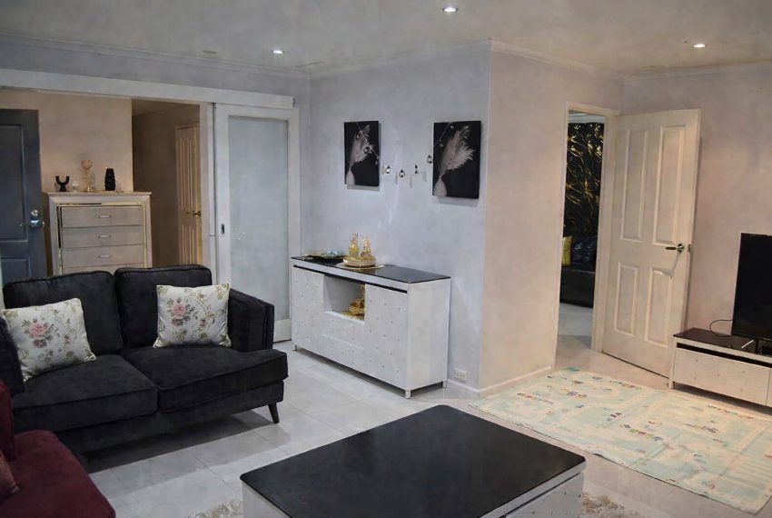Front Lounge